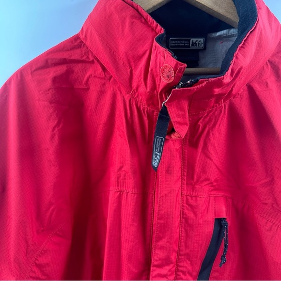 REI Elements Men’s XL Red Rain Jacket / Windbreaker - Picture 3 of 8